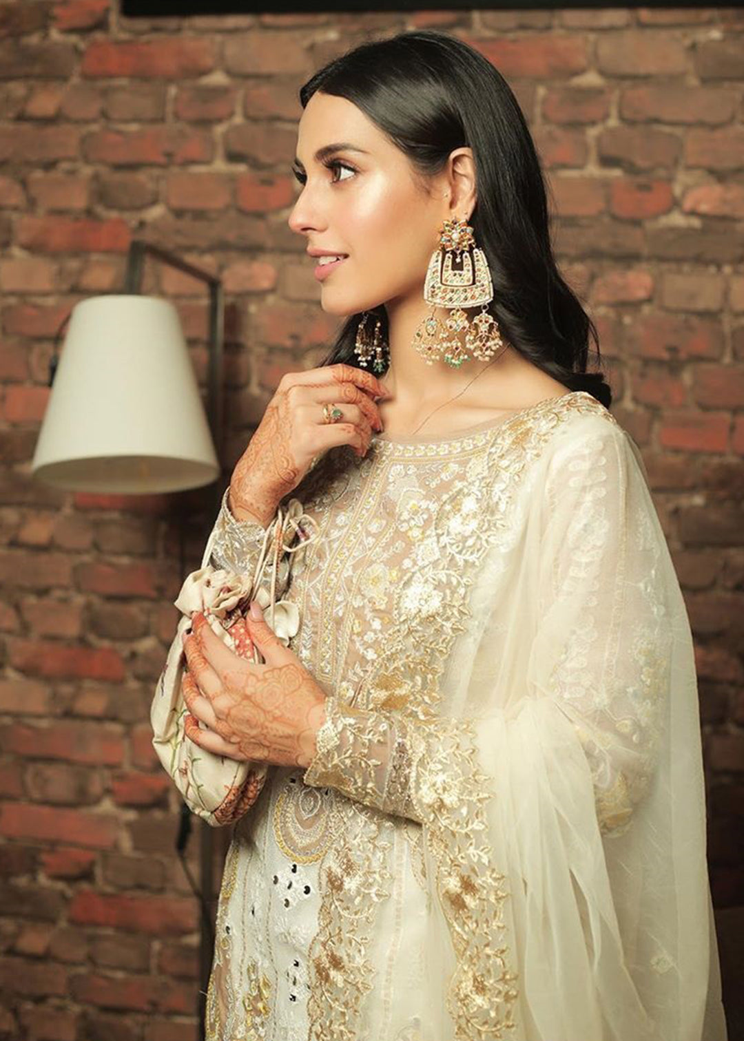 Iqra Aziz